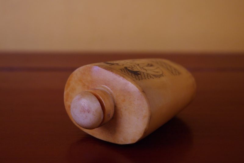 Erotische Schnupftabakflasche aus Knochen Kamasutra 4 4