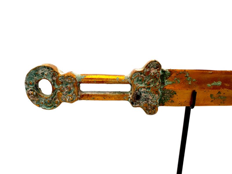 Espada de teatro chino en su soporte de exhibición - Emperador 2