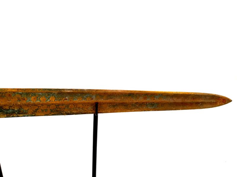 Espada de teatro chino en su soporte de exhibición - Encaje 3