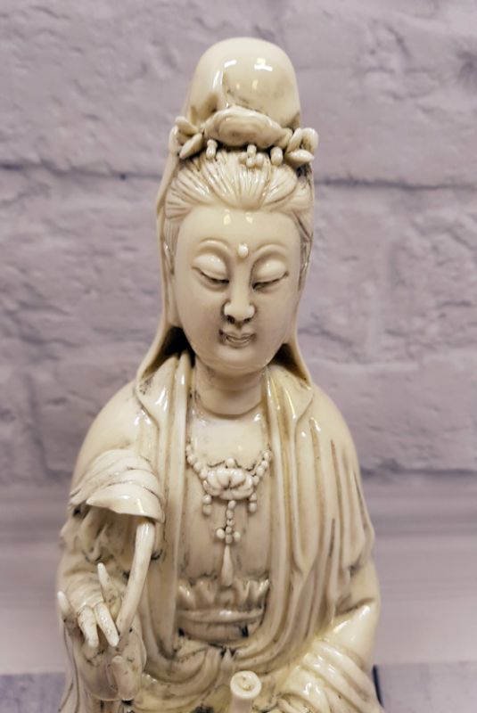 Estatua China Blanca - Porcelana Dehua - Posición de meditación diosa 2