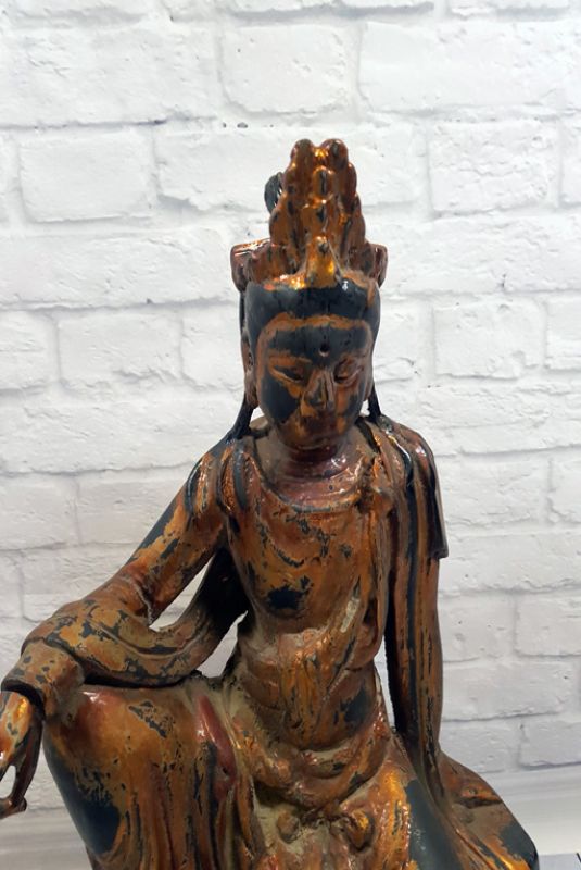 Estatua China de Madera - Laca - Guan Yin 2