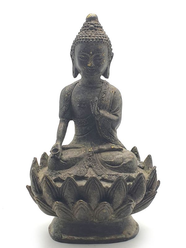 Estatua de bronce Buda en una flor de loto 1