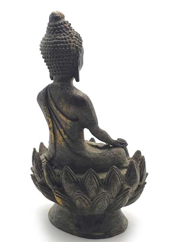 Estatua de bronce Buda en una flor de loto 4