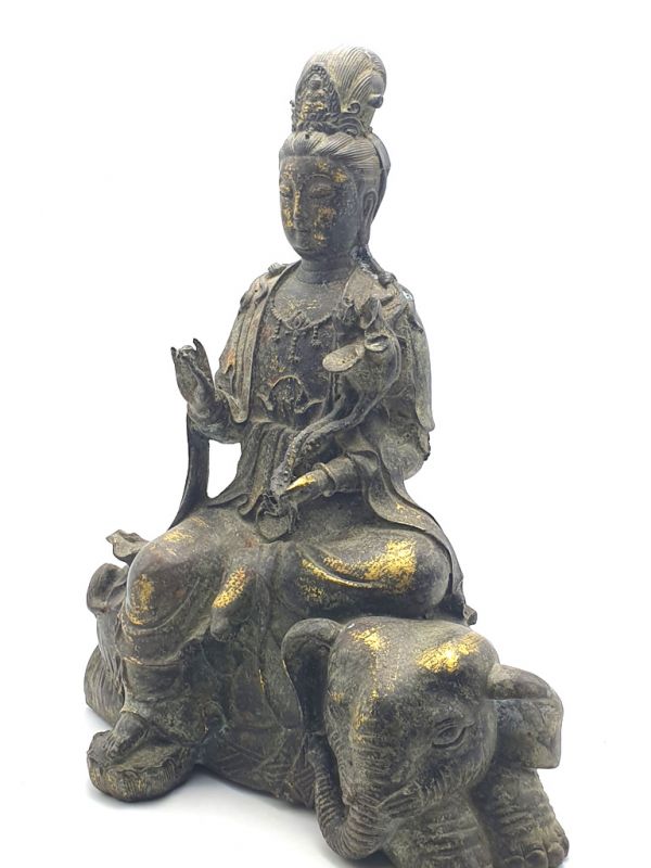 Estatua de bronce Diosa en un elefante 4