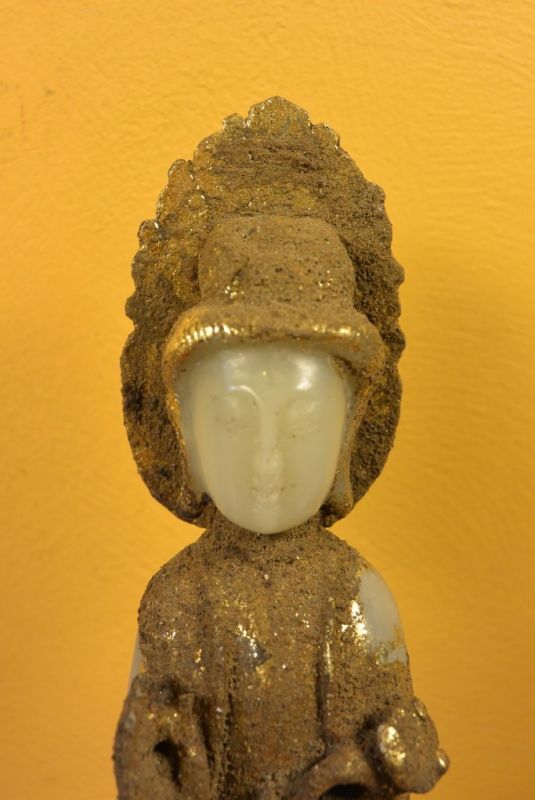 Estatua de jade Buda de pie 2