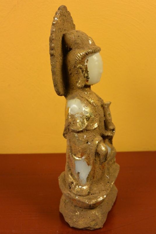Estatua de jade Guanyin chino 4