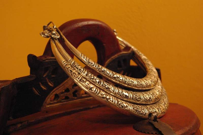 Ethnic Jewelry 3 graved rings torque 5