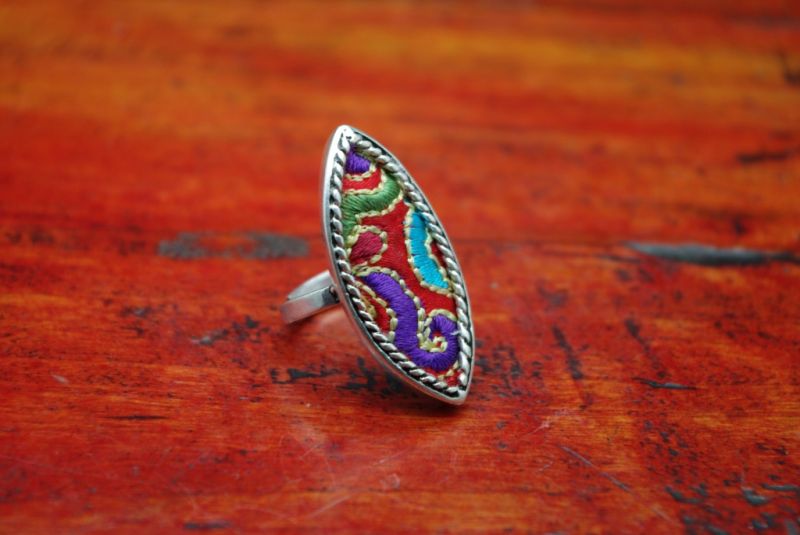 Ethnic Ring Embroidery Oval red 1