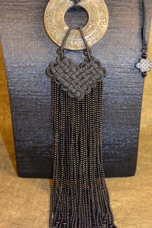 Ethnic Schmuckkreationen Alte Jade und Onyx 3