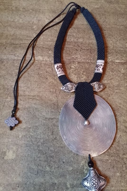 Ethnic Schmuckkreationen Kreis Miao 2