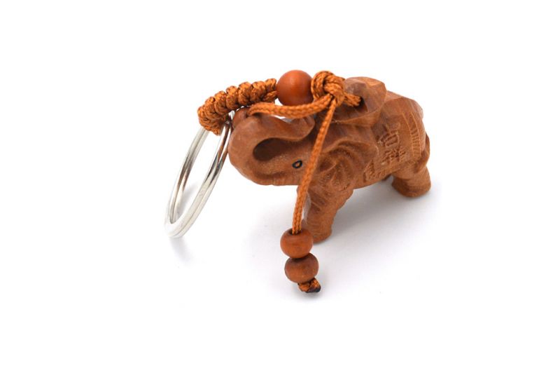 Feng Shui Keyring in wood - Elephant 3