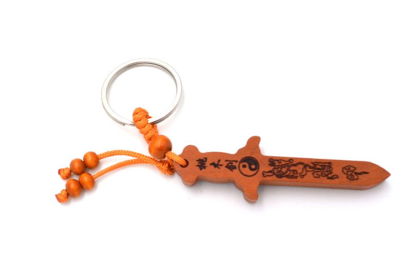 Feng Shui Keyring in wood - The sword 1