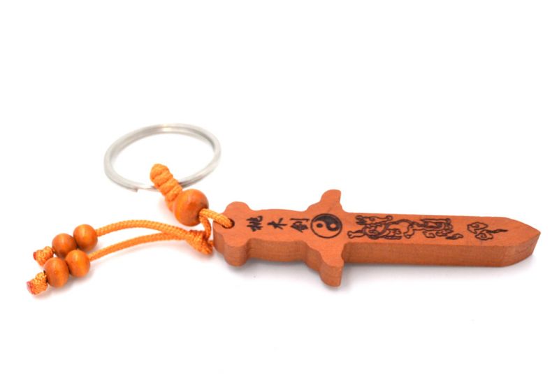 Feng Shui Keyring in wood - The sword 2