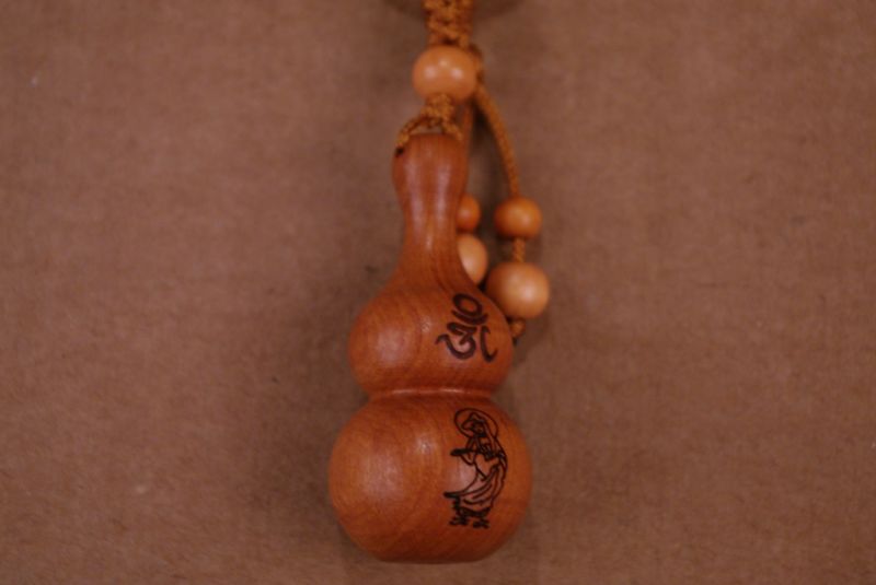 Feng Shui Schlüsselanhänger aus Holz WuLou 2