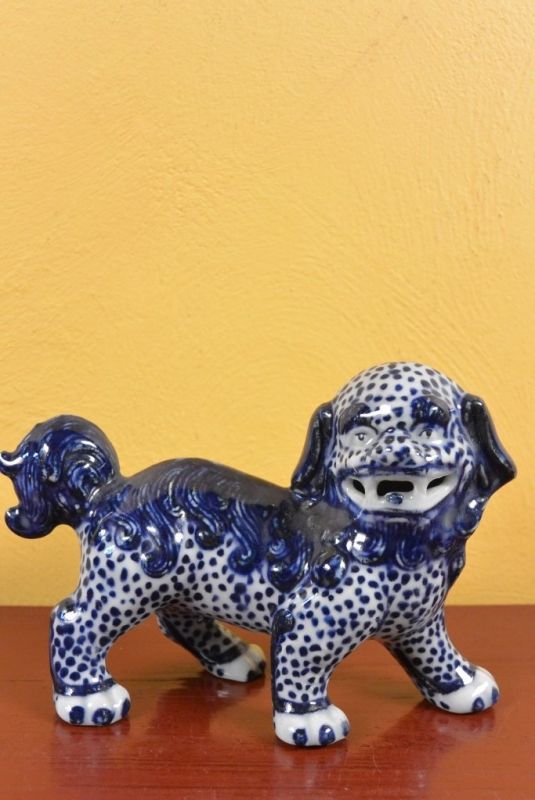 Fu Dog in porcelain White and Blue 1