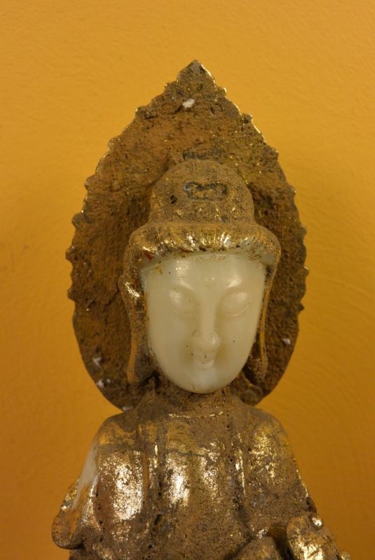 Gran Estatua de jade Diosa Guanyin sentada 2