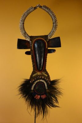 Grand Collier tribal Indonésie - Pierre coupe main Grand Collier tribal Indonésie - Pierre coupe main