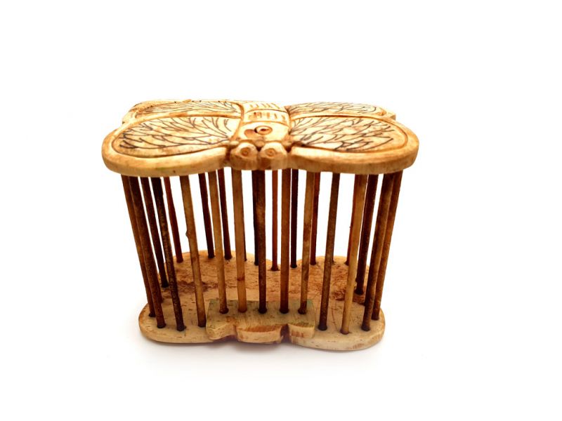 Grillenkäfig aus Knochen Libelle 2