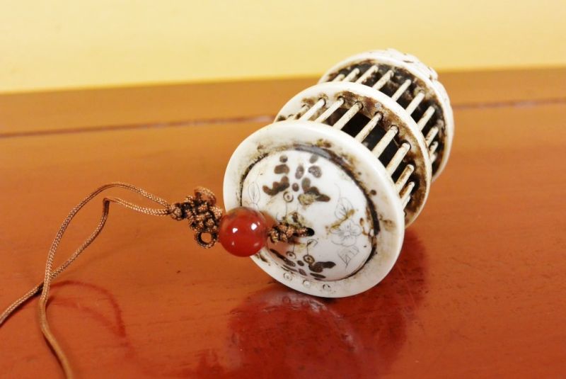 Grillenkäfig aus Knochen Rund 5