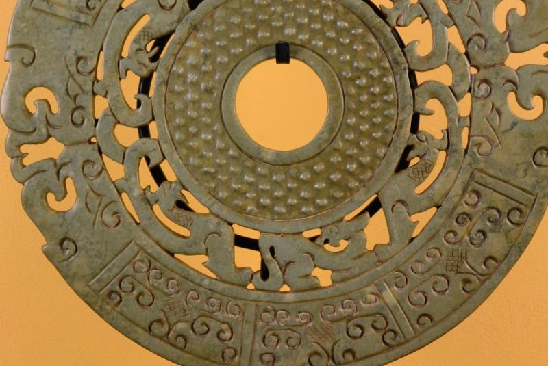 Große Bi-Scheibe aus Jade 30cm - Graviert grün 3