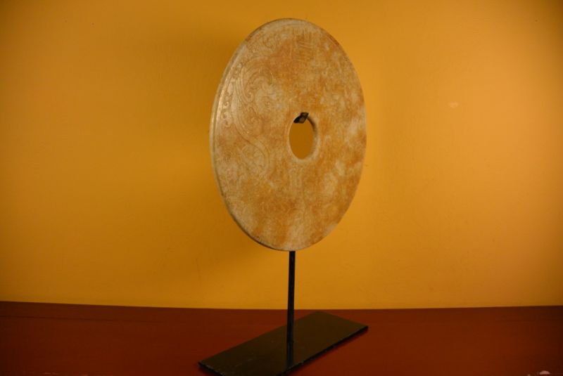 Große Bi-Scheibe aus Jade 30cm leicht geschnitzt 5