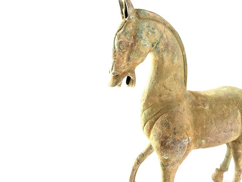 Bilder überfliegen für die vergrößerung Großes Pferd der Han-Dynastie aus patinierter Bronze – Handgefertigte chinesische Skulptur 75 cm 3