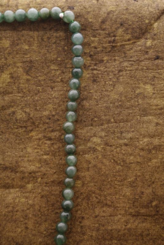 Halskette Dunkelgrün Jade Perlen 2