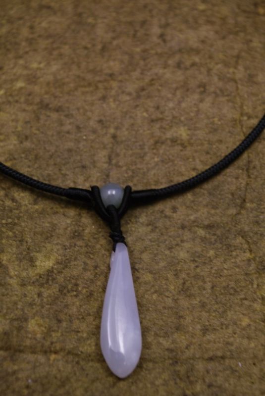 Halskette Kleine Anhänger Jade Regentropfen 2