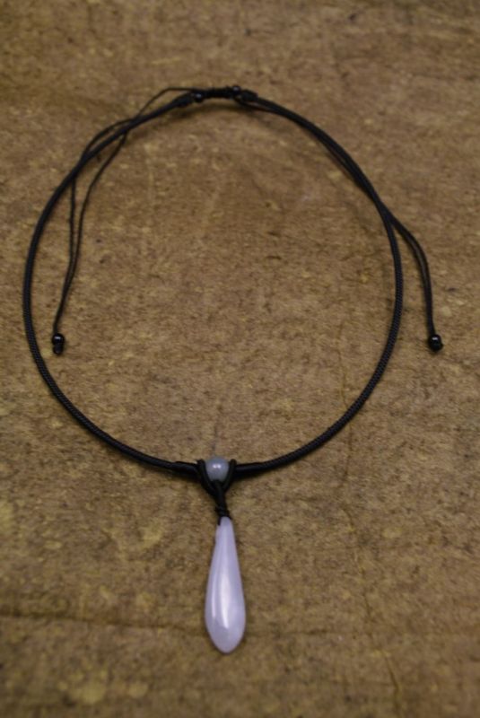 Halskette Kleine Anhänger Jade Regentropfen 3