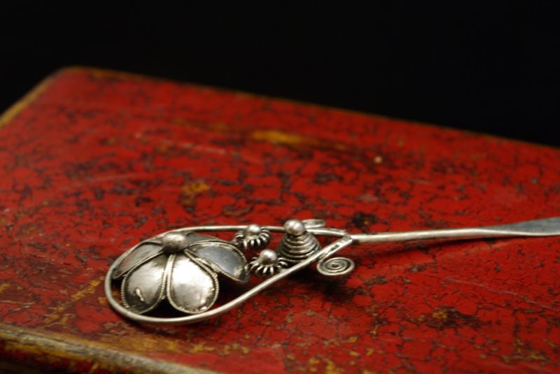 Click thumbnail to enlarge and hover over the picture to zoom Handmade Miao Ethnic Tribal Hair Stick Flower 4