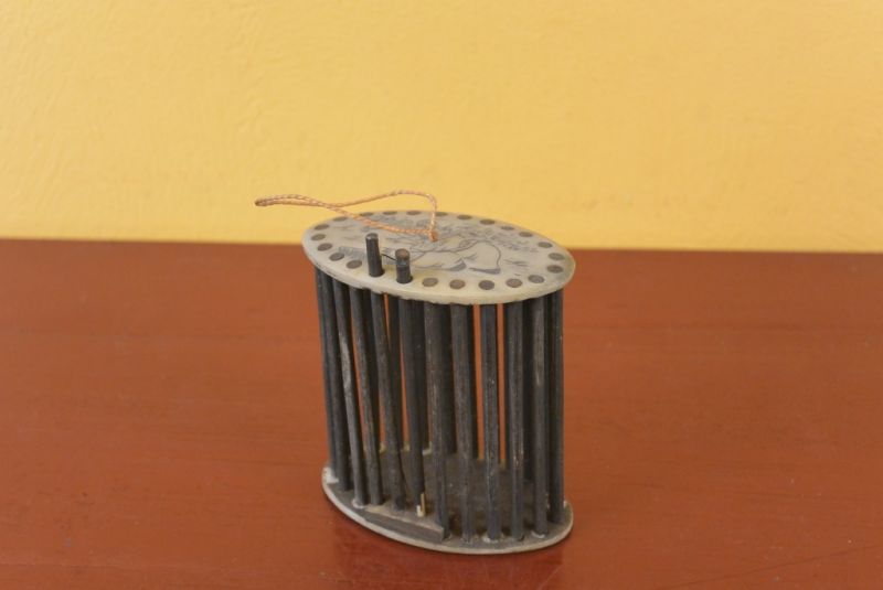 Hölzerne Grillenkäfige Oval 2