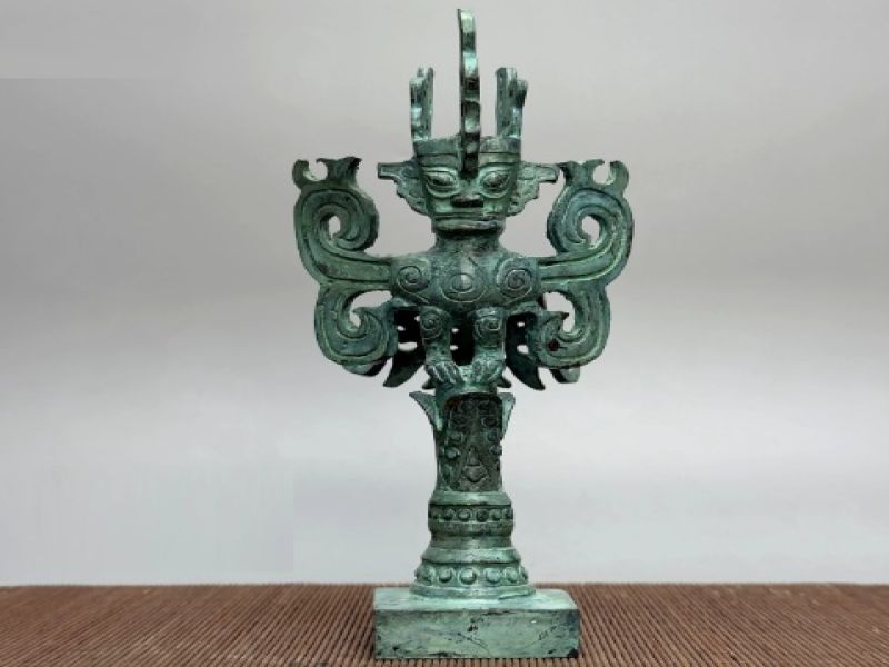 Human-Headed Bird Figure SanXingDui Antique Brass Sculpture – 19 cm 1