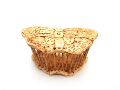 Grillenkäfige aus Knochen Schmetterling