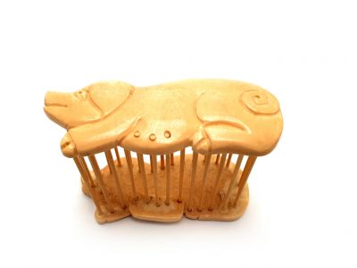 Grillenkäfige aus Knochen Schwein
