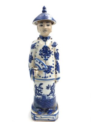 Junge Mandarin-Chinesisch weiss und blau Porzelanstatur