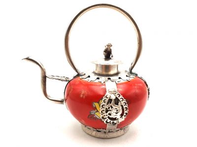 Chinesische Teekanne aus Porzellan Rot