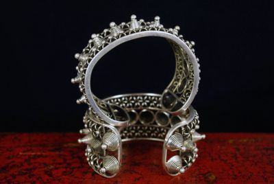 Ethnische Armbänder Spikes