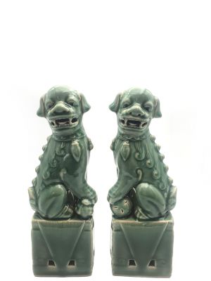 Paire de Chiens Foo en porcelaine Vert céladon Paire de Chiens Foo en porcelaine Vert céladon