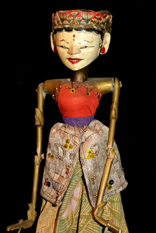 Indonesian Puppet Wayang Golek Dewi Anhasmara 2
