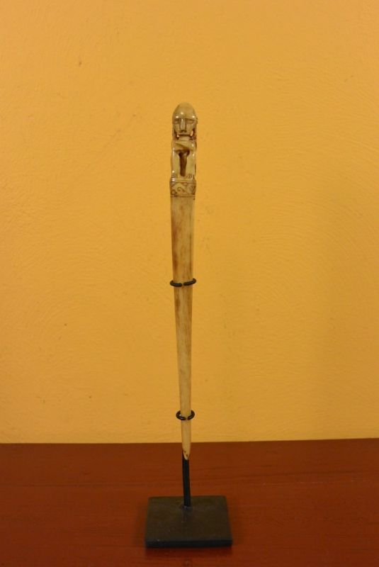 Indonesian Statue bone hairpin 1