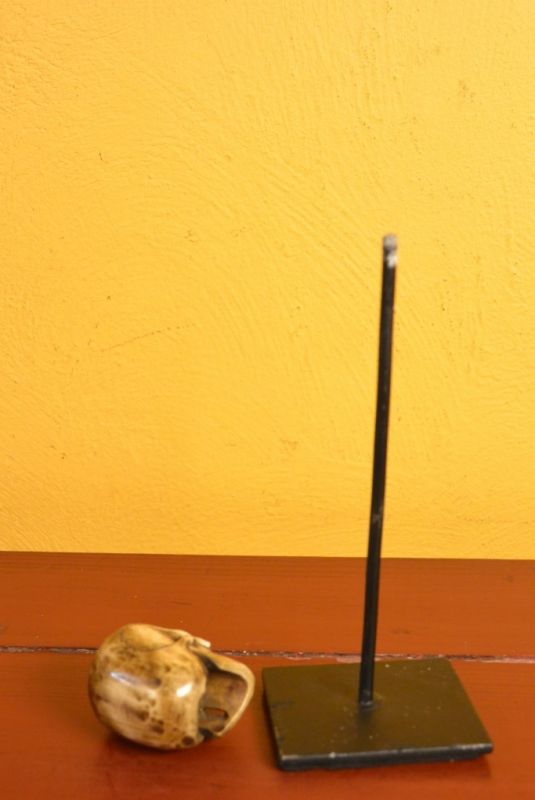 Indonesisch Statuen Knochen Schädel 2 5