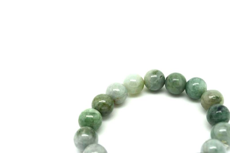 Jade 18 Beads Bracelet White and Green spotted 4