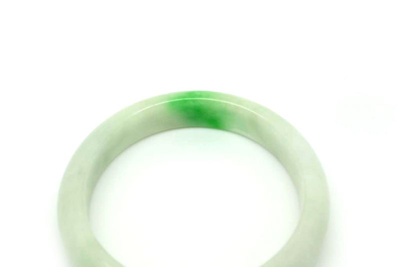 Jade-Armband Klasse AWeiß und grün 5 8cm 3