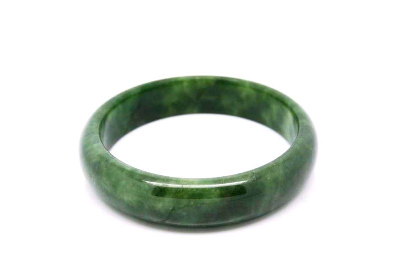 Jade Armbänder 2