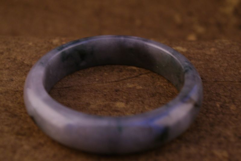 Jade Armreif grau mit Flecken 3