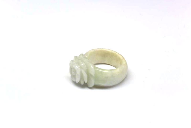 Jade Ring Größe 18,5 Weiße Blume 2