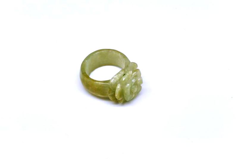 Jade Ring Größe 19 Grüne Blume 2