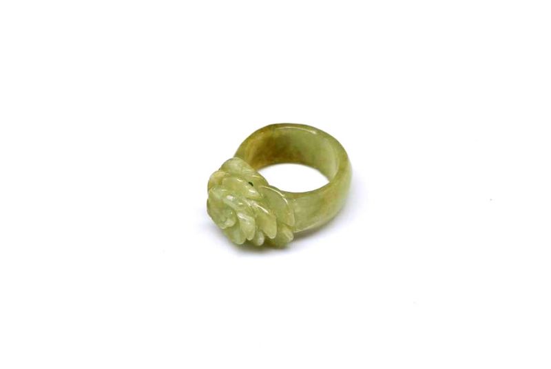 Jade Ring Größe 19 Grüne Blume 4