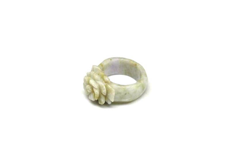 Jade Ring Größe 19 Weiße Blume 2