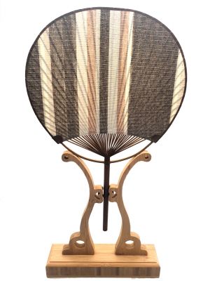 Japanischer Fan - Uchiwa - Holz und Stoff - Weiß und braun gestreift